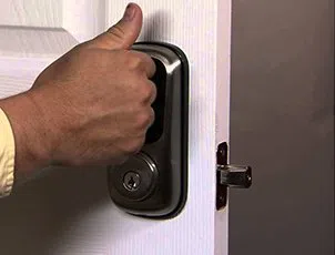 Lock Locksmith Tech Tampa, FL 813-703-8702 - 24-7-locksmith-key-service