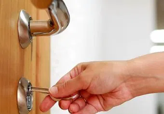 Lock Locksmith Tech Tampa, FL 813-703-8702 logo-image - 24-hour-emergency-locksmith